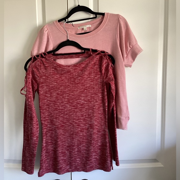 Bundle of 2 Small Size Tops - Picture 1 of 7